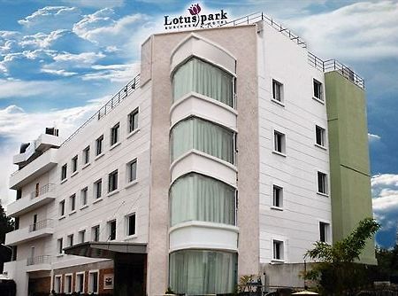 Lotus Park Hotell Bangalore Exteriör bild