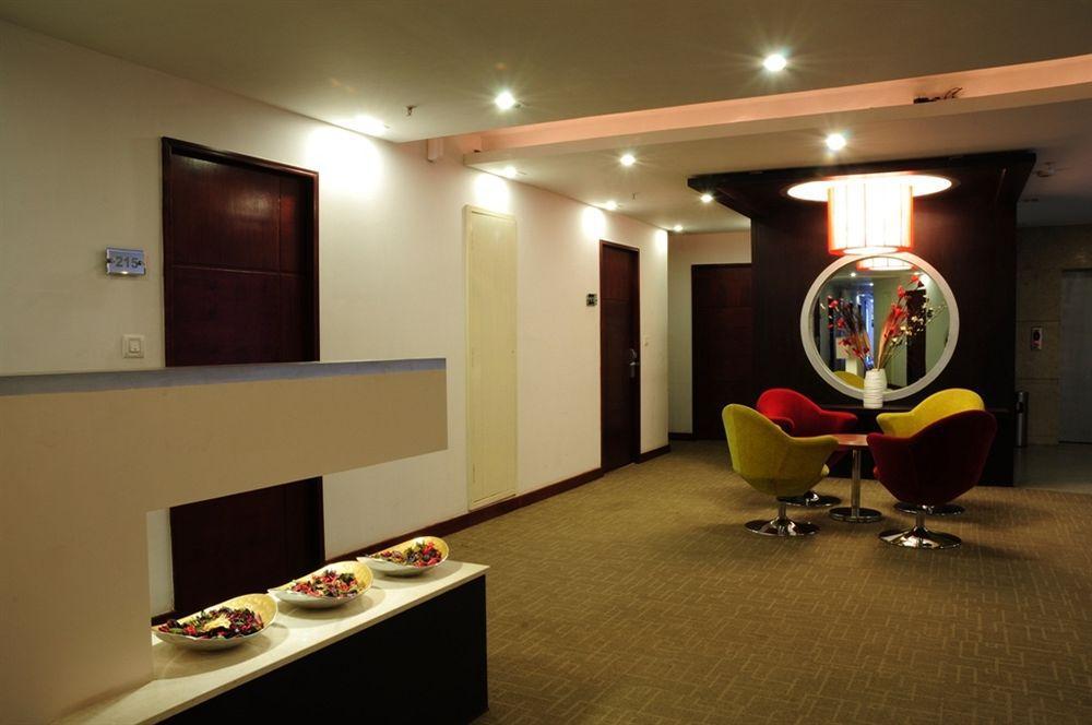 Lotus Park Hotell Bangalore Exteriör bild