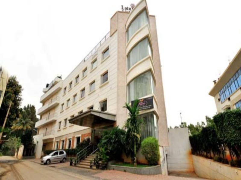 Lotus Park Hotell Bangalore Exteriör bild