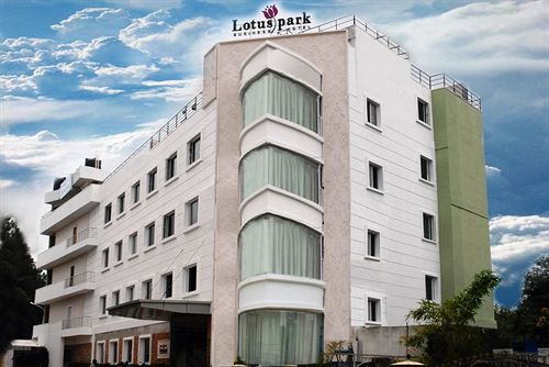 Lotus Park Hotell Bangalore Exteriör bild